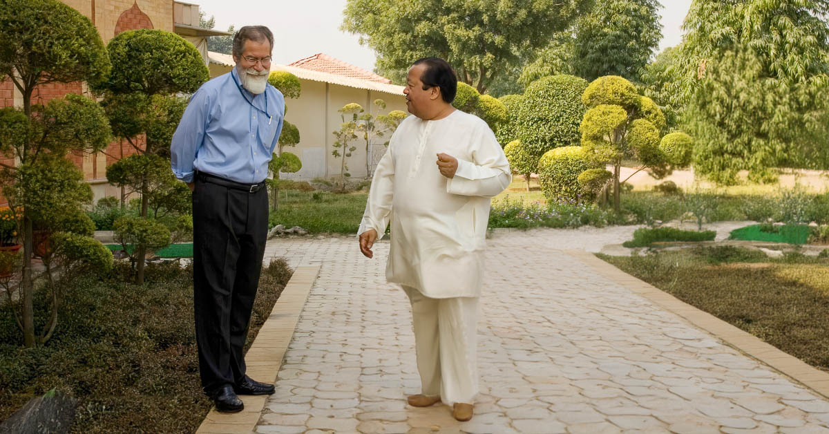 Ginda Lasseigne with Prem Rawat at Raj Vidya Kender - New Delhi, India.