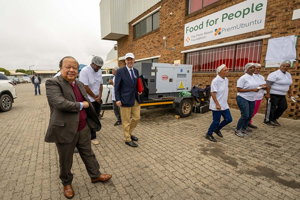 Madagascar-Cheering-Crowd-scaled-prem-rawat