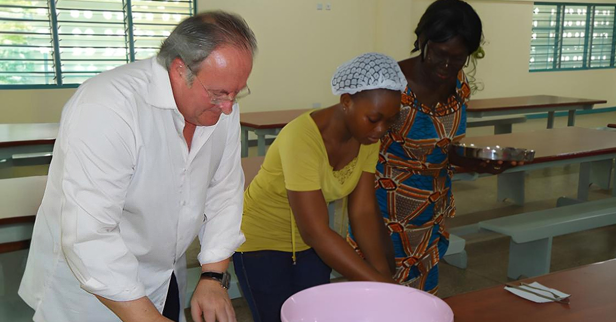 Bobby-Hendry-prem-rawwt-food-for-people-humanitarian Bobby Hendry prem-rawat food-for-people-humanitarian