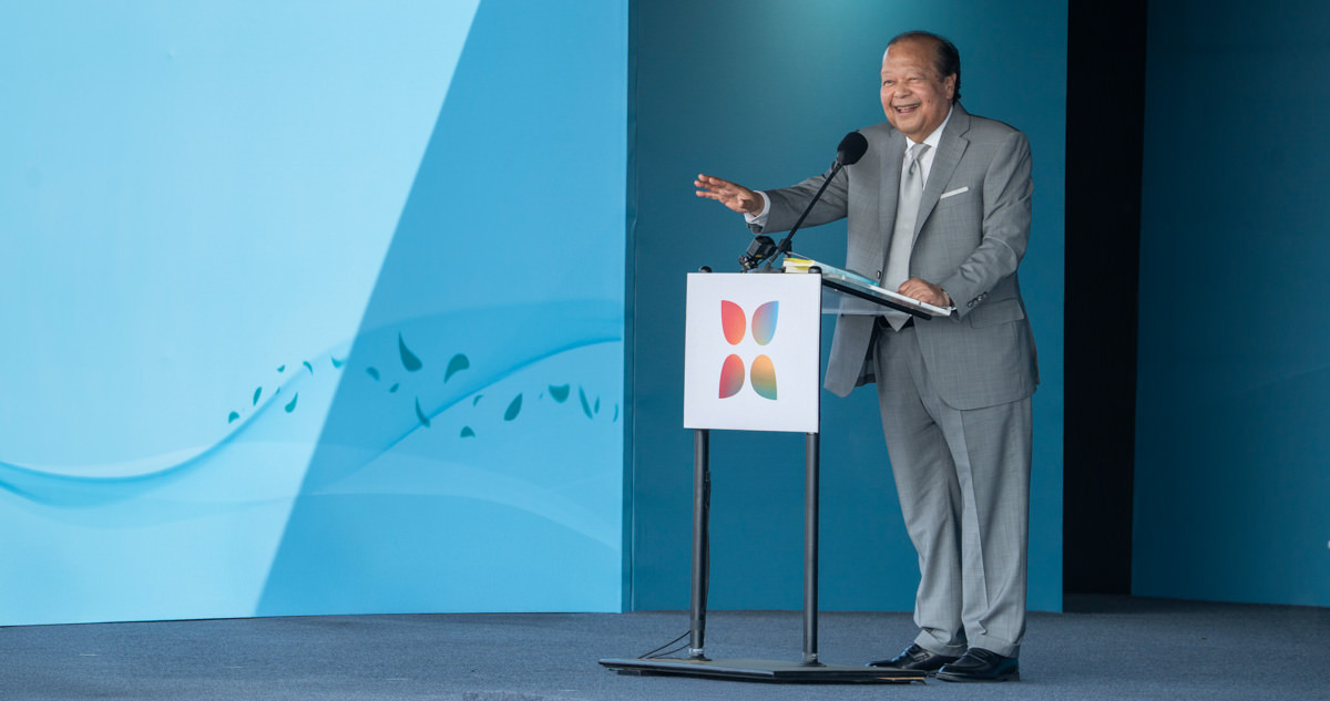 Prem Rawat read excerpts in English from his most recent book, “Breath: Wake Up to Life”