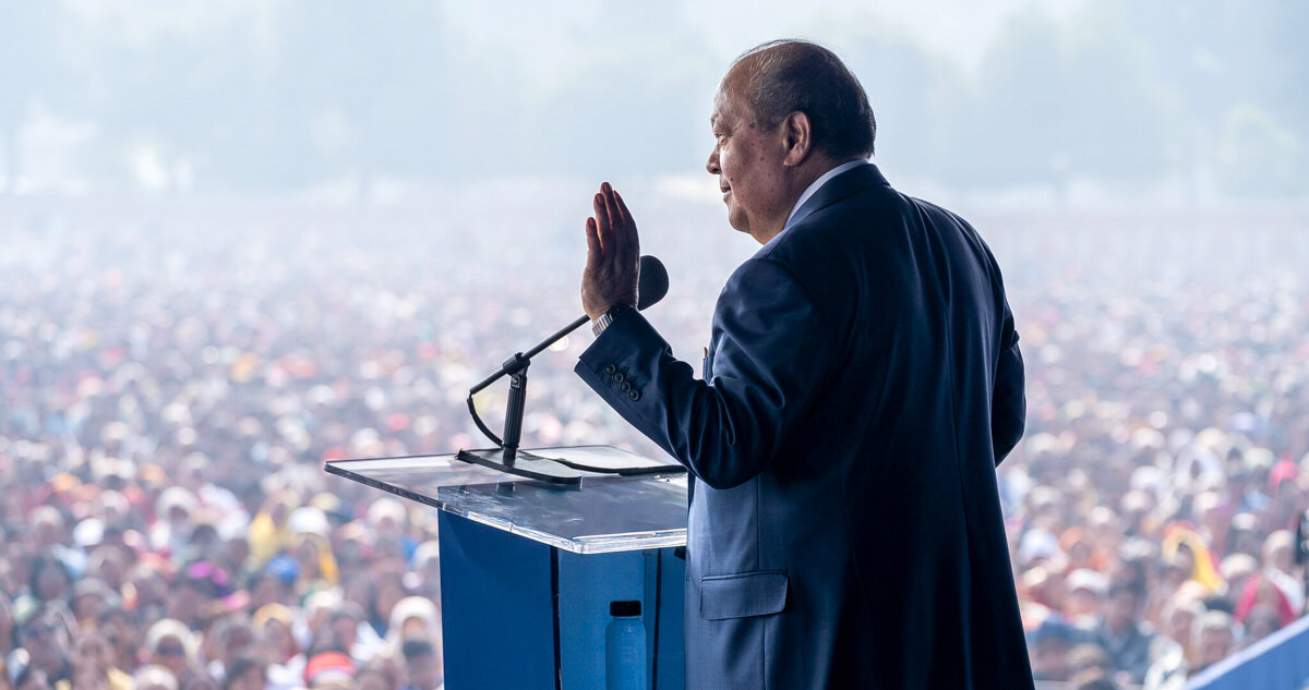 Prem Rawat at Podium at Hans Jayanti 2025